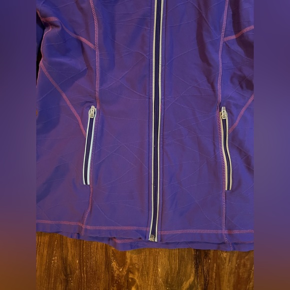 Kirkland large, Athletic Jacket - Picture 3 of 7